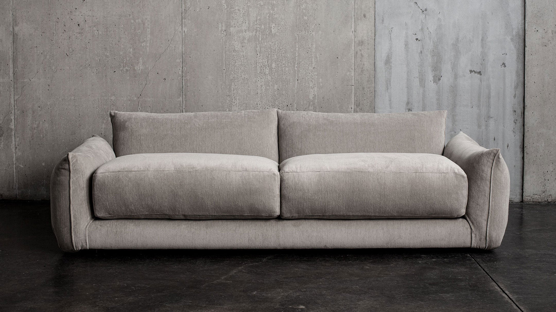 Nayra Sofa