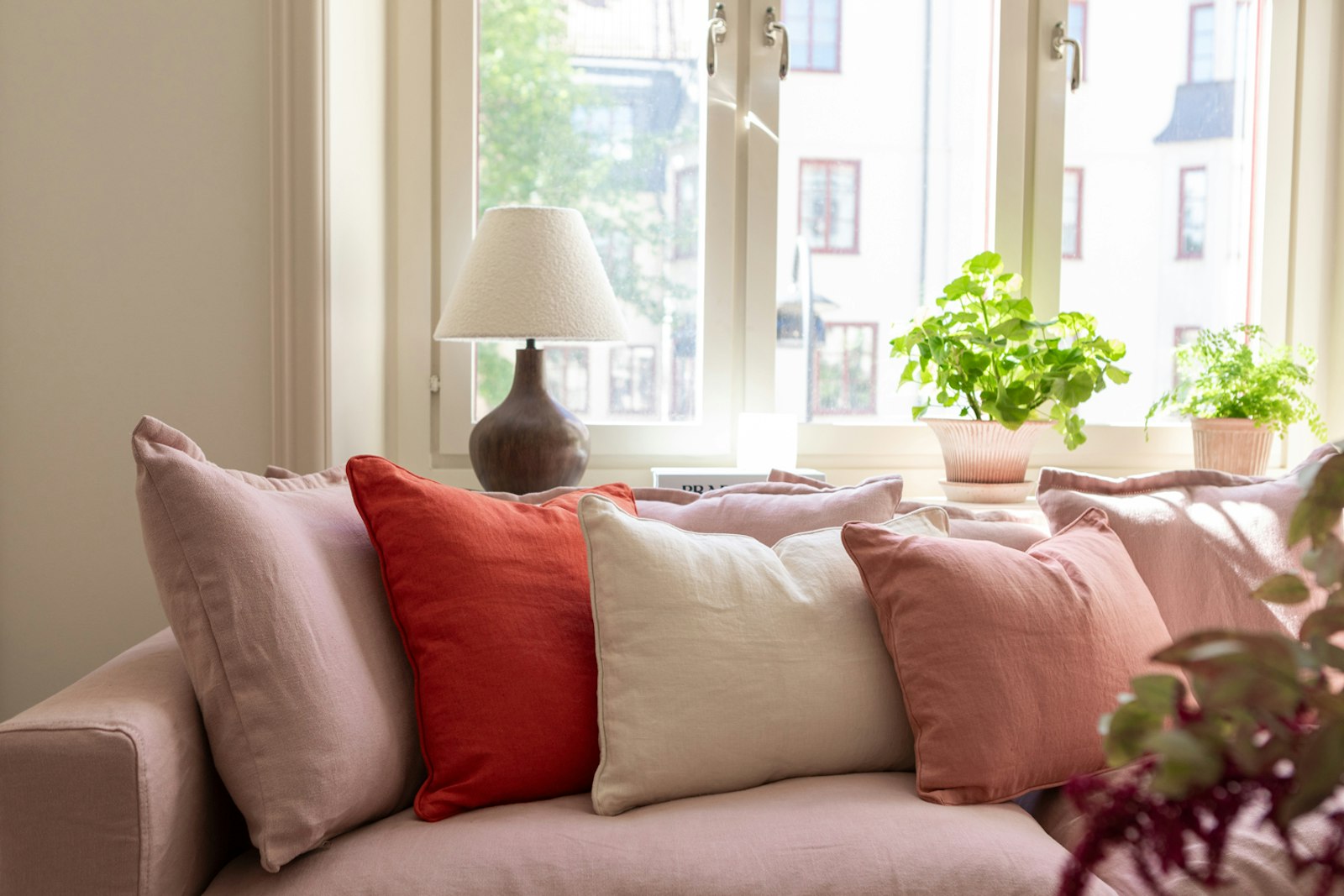 Nyra Sofa