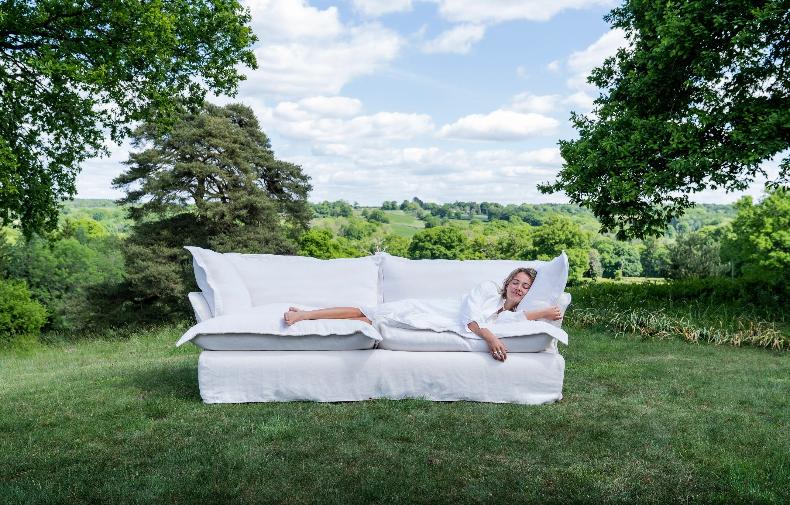 Taren Sofa