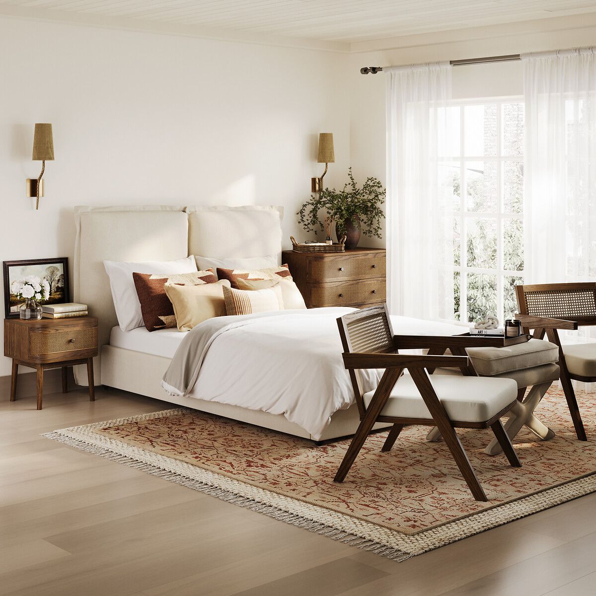 Lysor King Bed