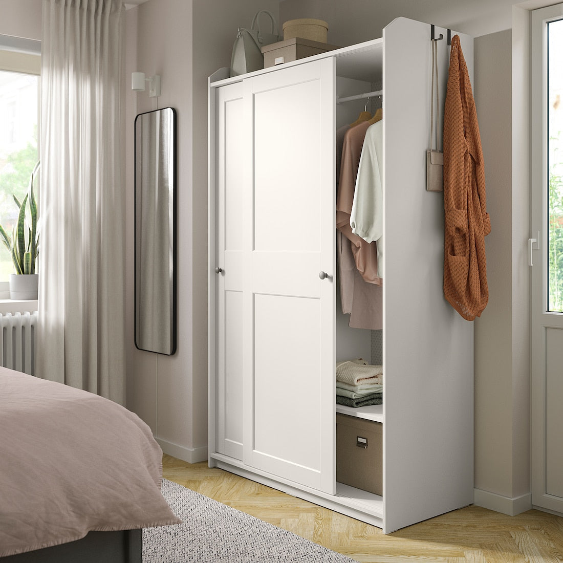 Quanta Wardrobe