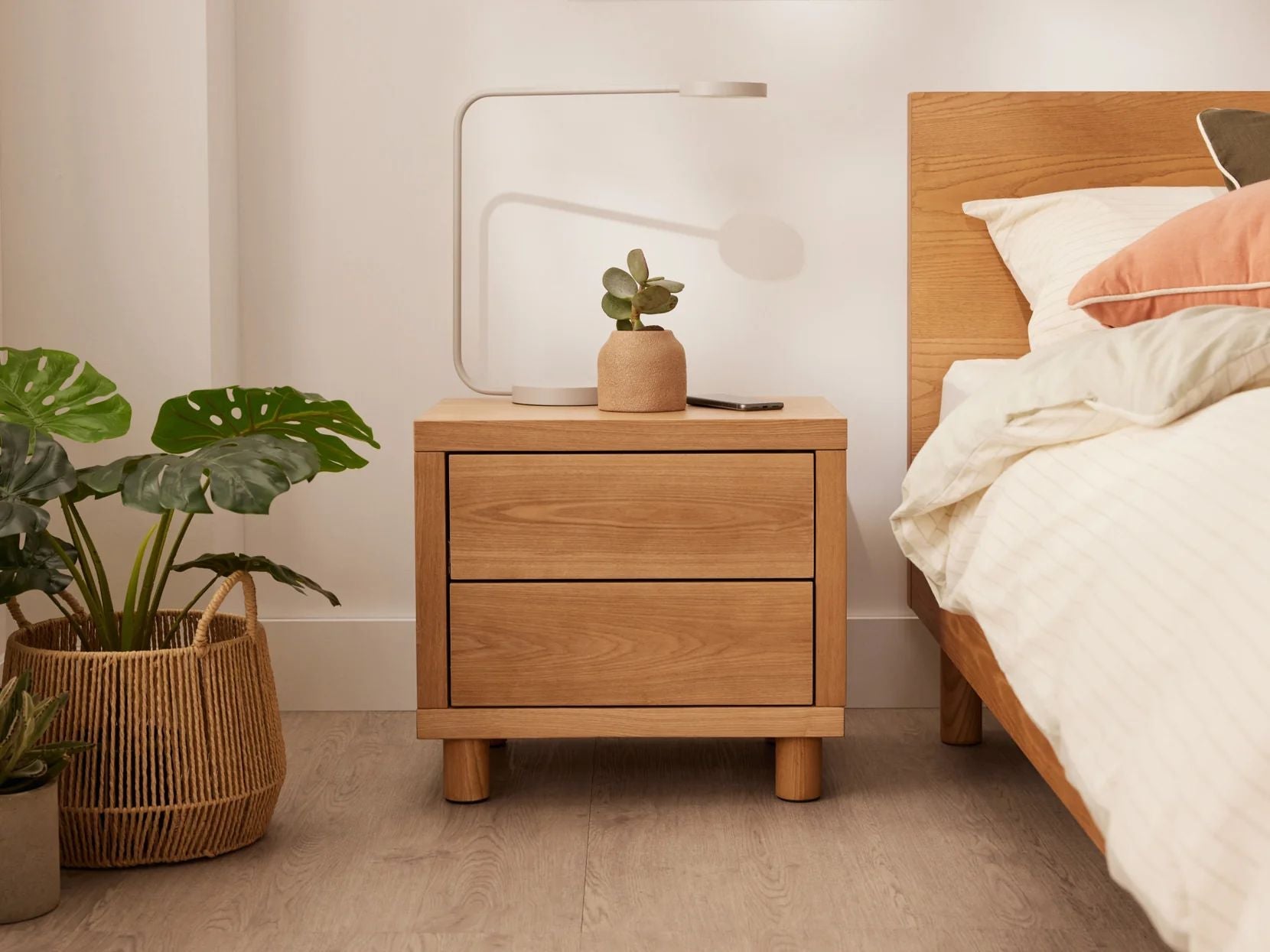 Solis Bedside